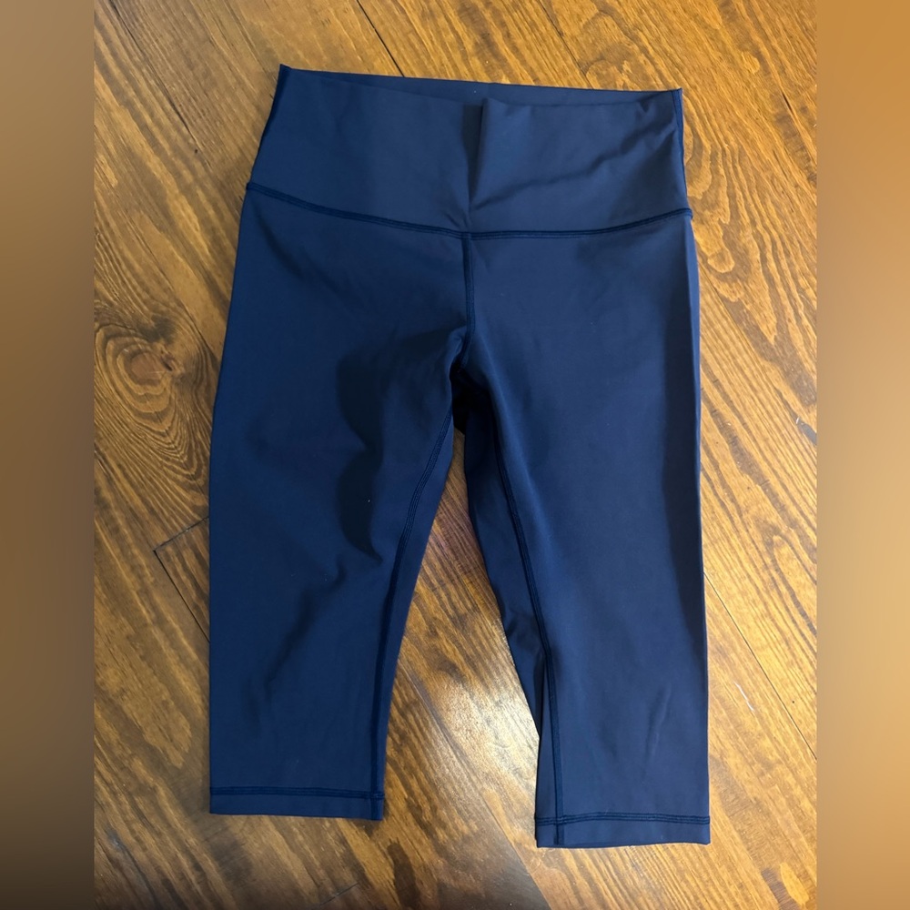 Lululemon Athletica Navy Blue Cropped Leggings - NWOT - 10 medium